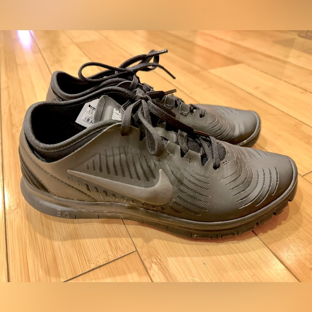 Size 6.5 - Nike Training Free Balanza Black Women